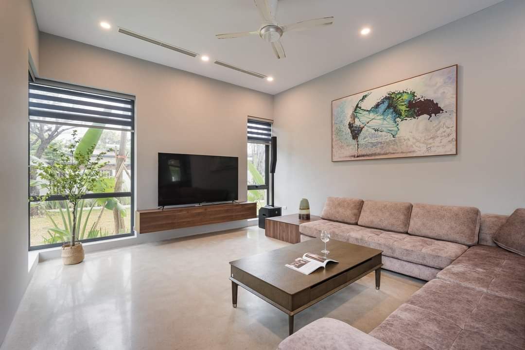 Bán gấp! Nhà 6 tầng Phố Trạm, thang máy, ô tô, lô góc, 53m, mt 4, hơn 8 tỷ.