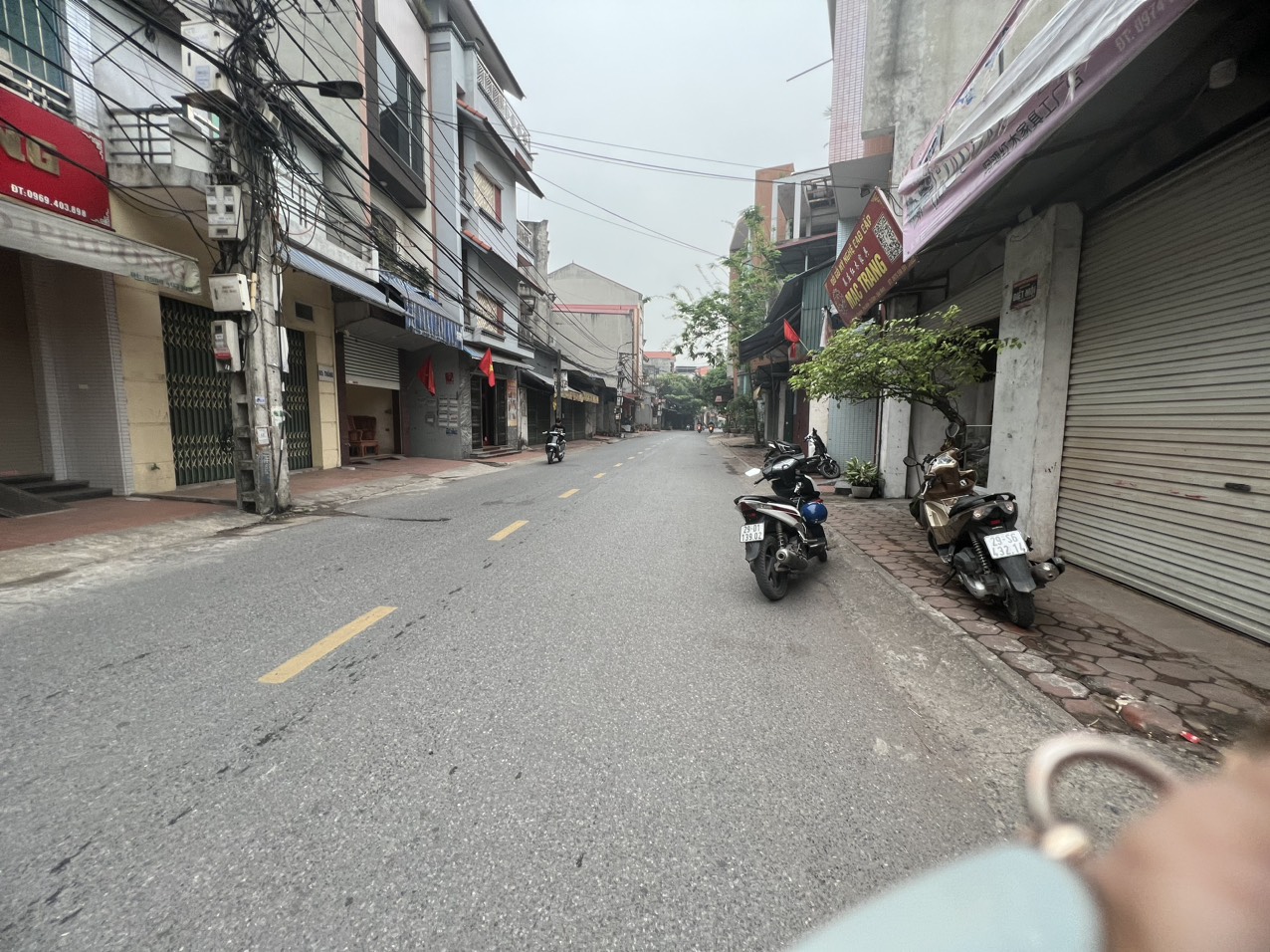 CHỦ BỊ NGÂN HÀNG ÉP QUA MỆT . Nên quyết định bán gấp Diện tích 190 M. Mặt tiền 12 m mà bán chỉ 20 tr 1 m Đường