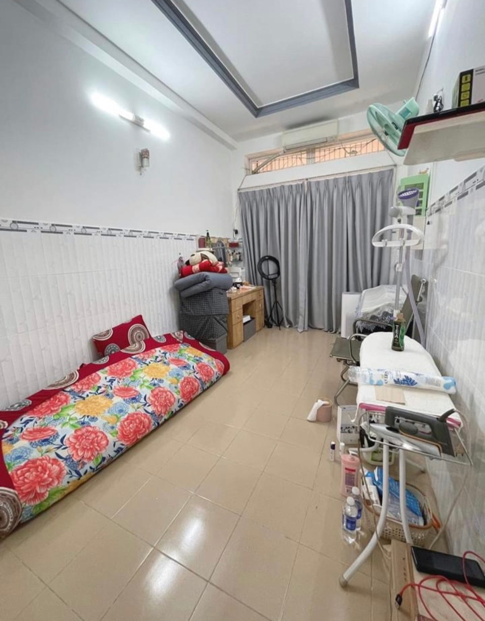 Bán gấp nhà HXH, 32.2m2, 2pn, 2 wc, đường Mạc Vân, P12, Quận 8