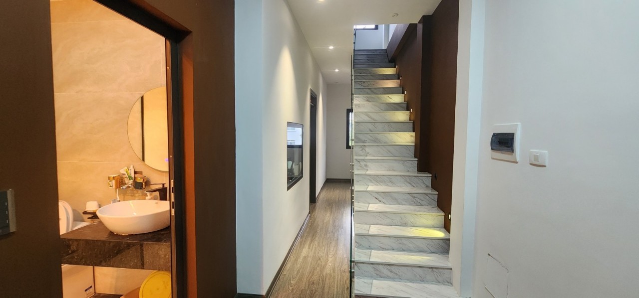 BÁN NHÀ DÂN XÂY PHÂN LÔ,ÔTÔ TRÁNH LÊ ĐỨC THỌ, K/DOANH, 30M2X6T, GIÁ 6.4 TỶ