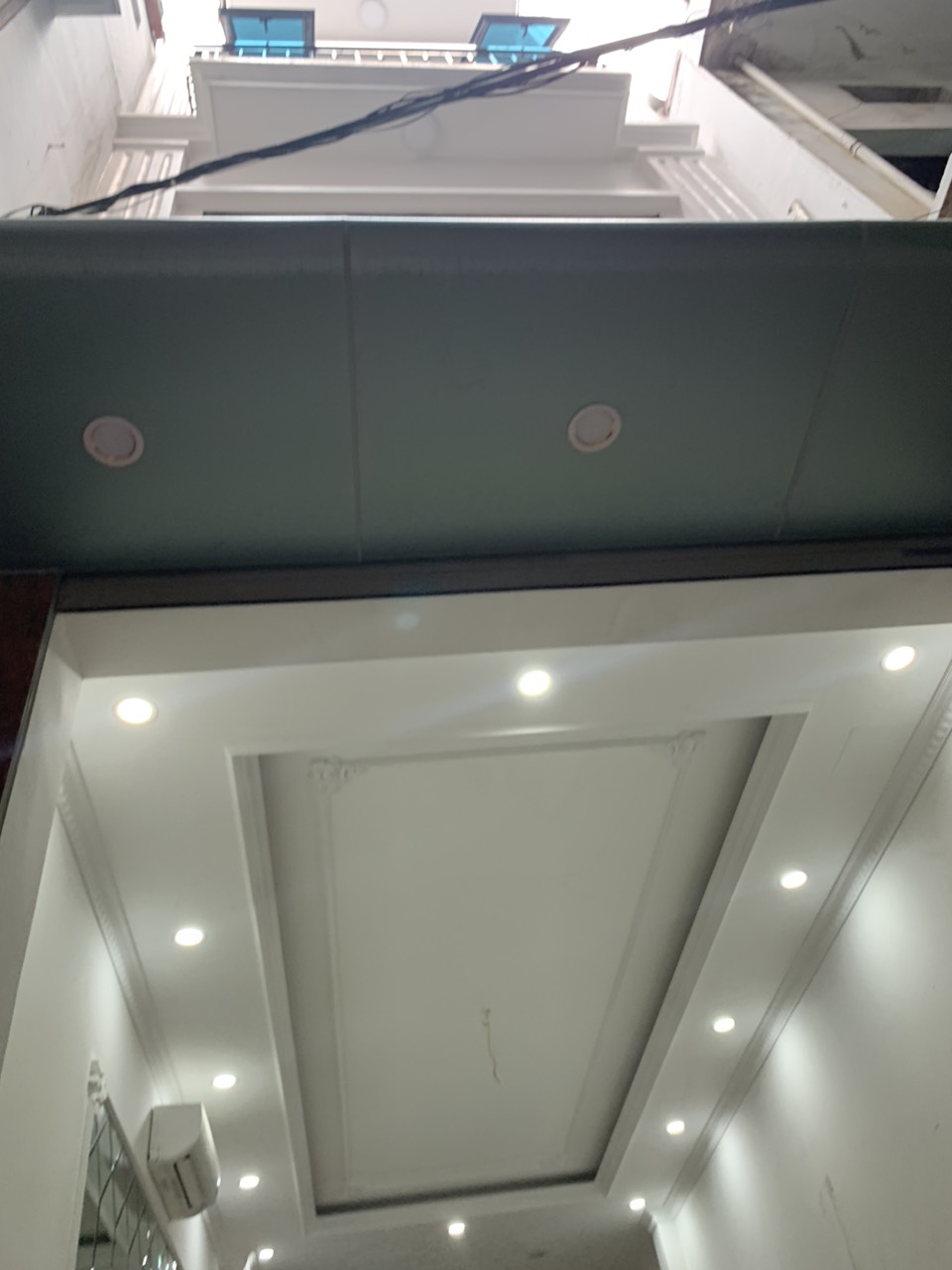 Bán nhà Phạm Ngọc Thạch-Đông Tác-ĐỐNG ĐA 34mx5 tầng mới- 3 mặt Thoáng-cách ô tô tránh 20m nội thất đẹp