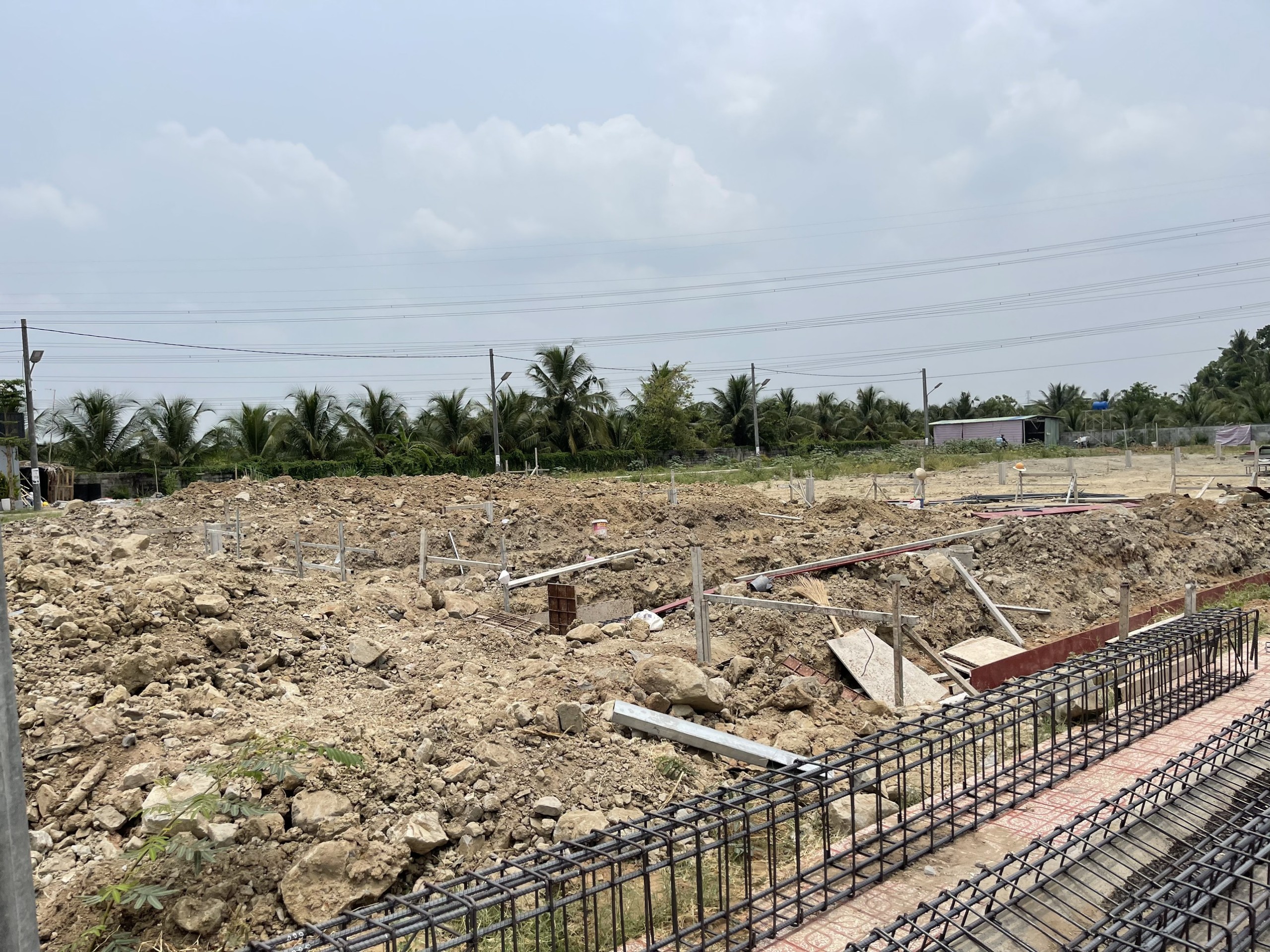 Bán căn nhà phố mới xây 100% tại thị trấn Tân Hiệp