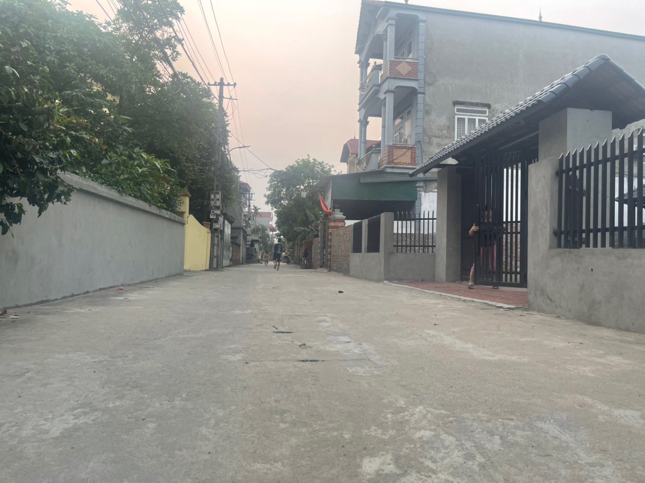 Chính chủ bán gấp nhà Bắc Hồng 52m2 đường ô tô tránh giá hơn 2 tỉ