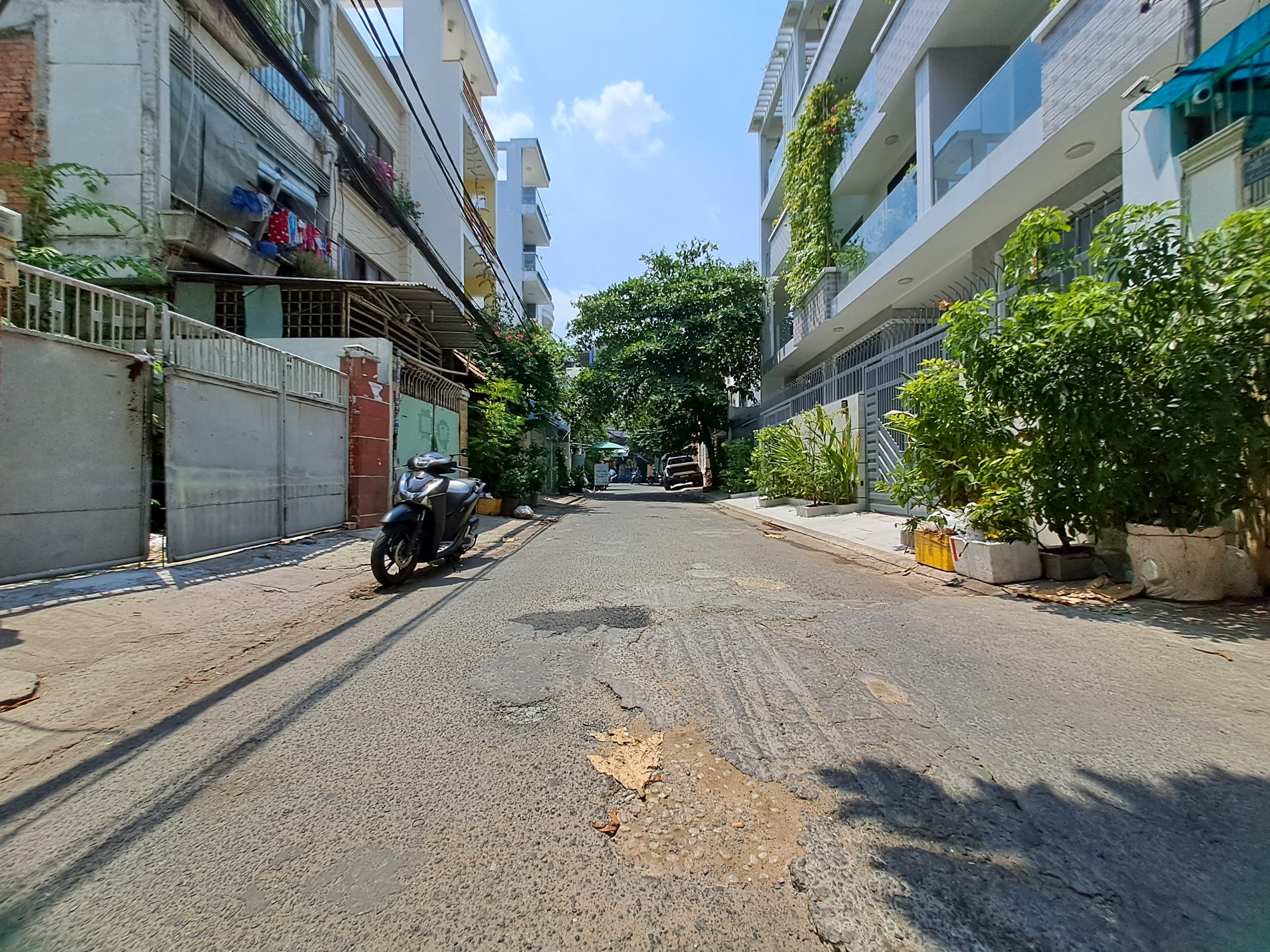 Bán đất hẻm 8m Thành Thái, Quân 10, 90m2, ngang gần 5m, giá tốt