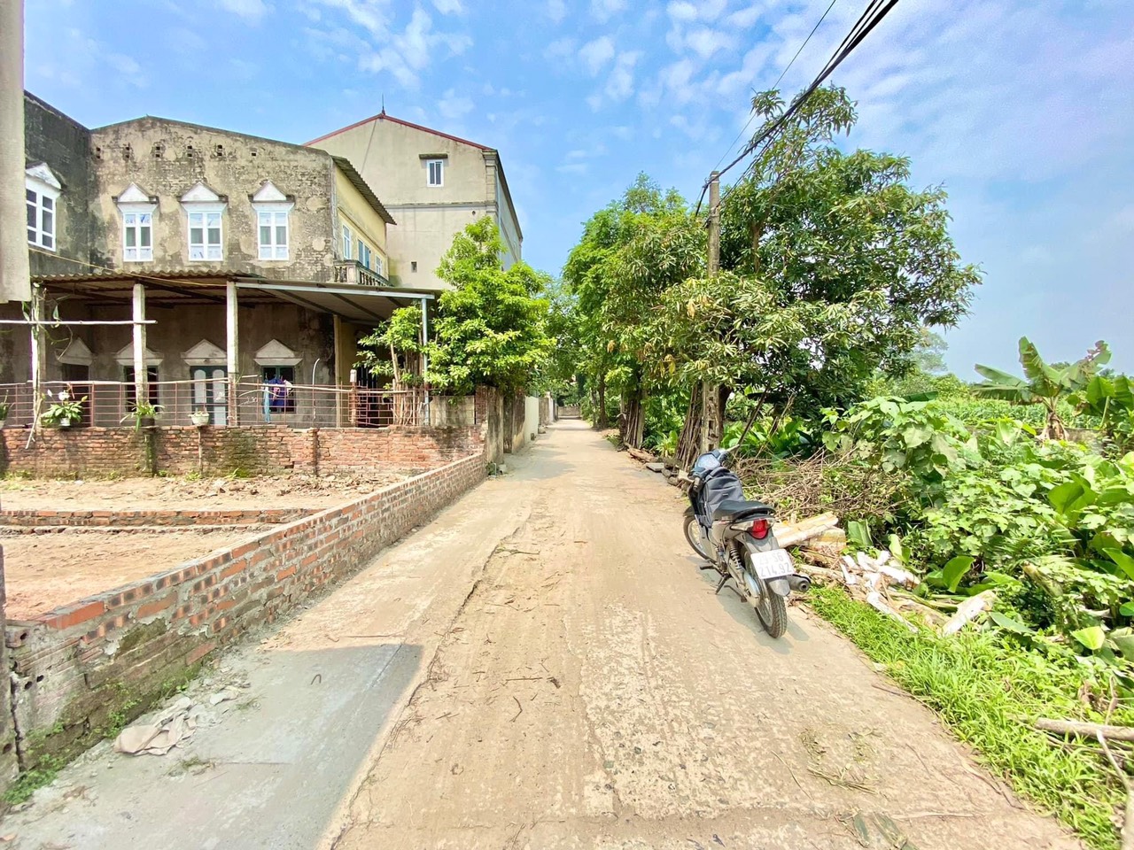 Chủ cần tiền bán gấp lô đất 69m bìa làng Khê Nữ, Nguyên Khê, Đông Anh mà giá chỉ 3xtr/m²