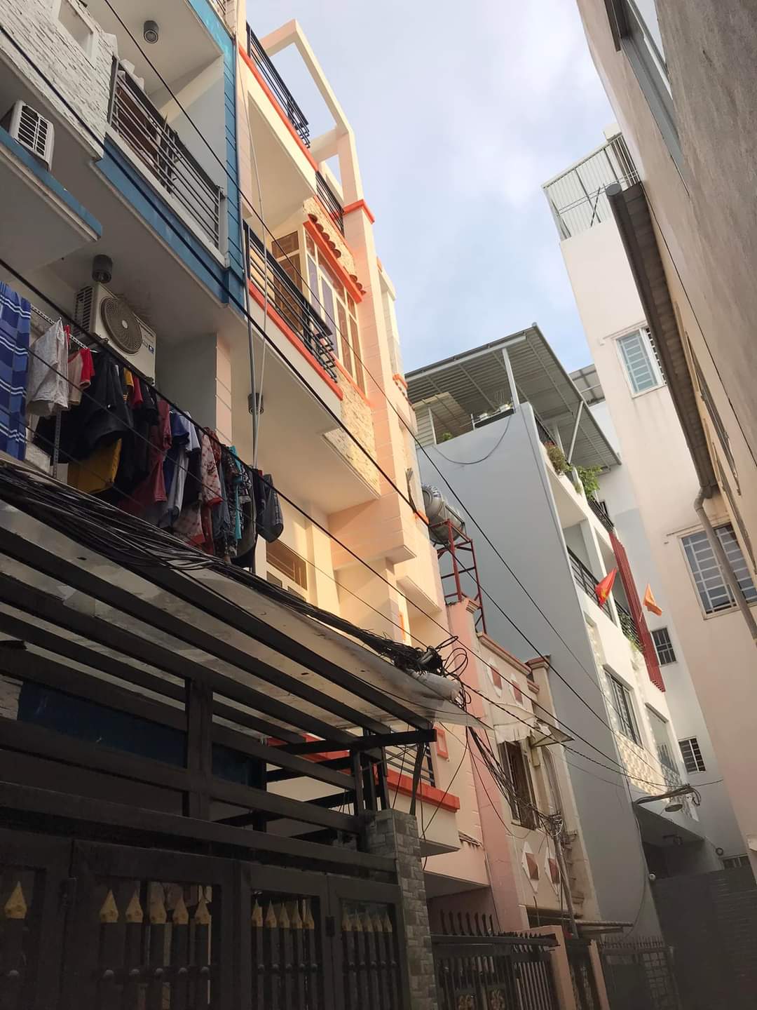 Cần Bán Gấp Nhà DT. 50m. 4 Tầng. Có 6P Đang Cho Thuê Và 1 Pk. Phòng Để Xe. HUỲNH TẤN PHÁT. Q7 GIÁ 4 TỶ NHỈNH TL