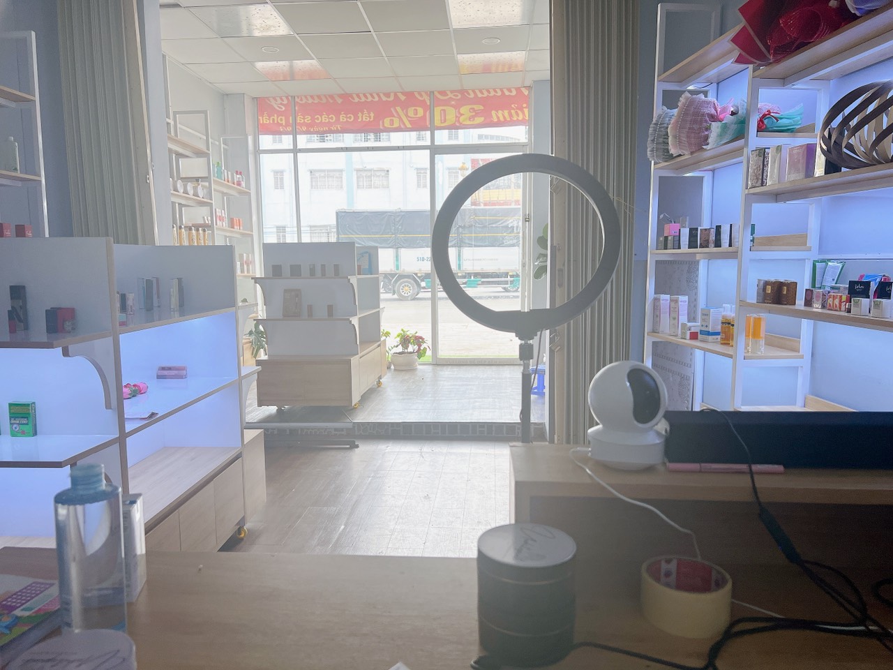 CHÍNH CHỦ CẦN SANG NHƯỢNG GẤP SHOP MỸ PHẨM TẠI PHẠM NGỌC THẠCH, PHƯỜNG HIỆP THÀNH, THỦ DẦU MỘT, BÌNH DƯƠNG