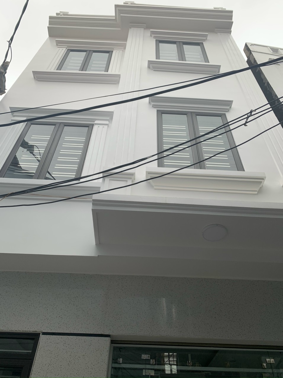 Bán nhà mới tinh, độc lập, ngõ cực nông, 40m 4 tầng, GIÁ 2.7 tỉ phố Hoàng Ngọc Phách - Quán Nam