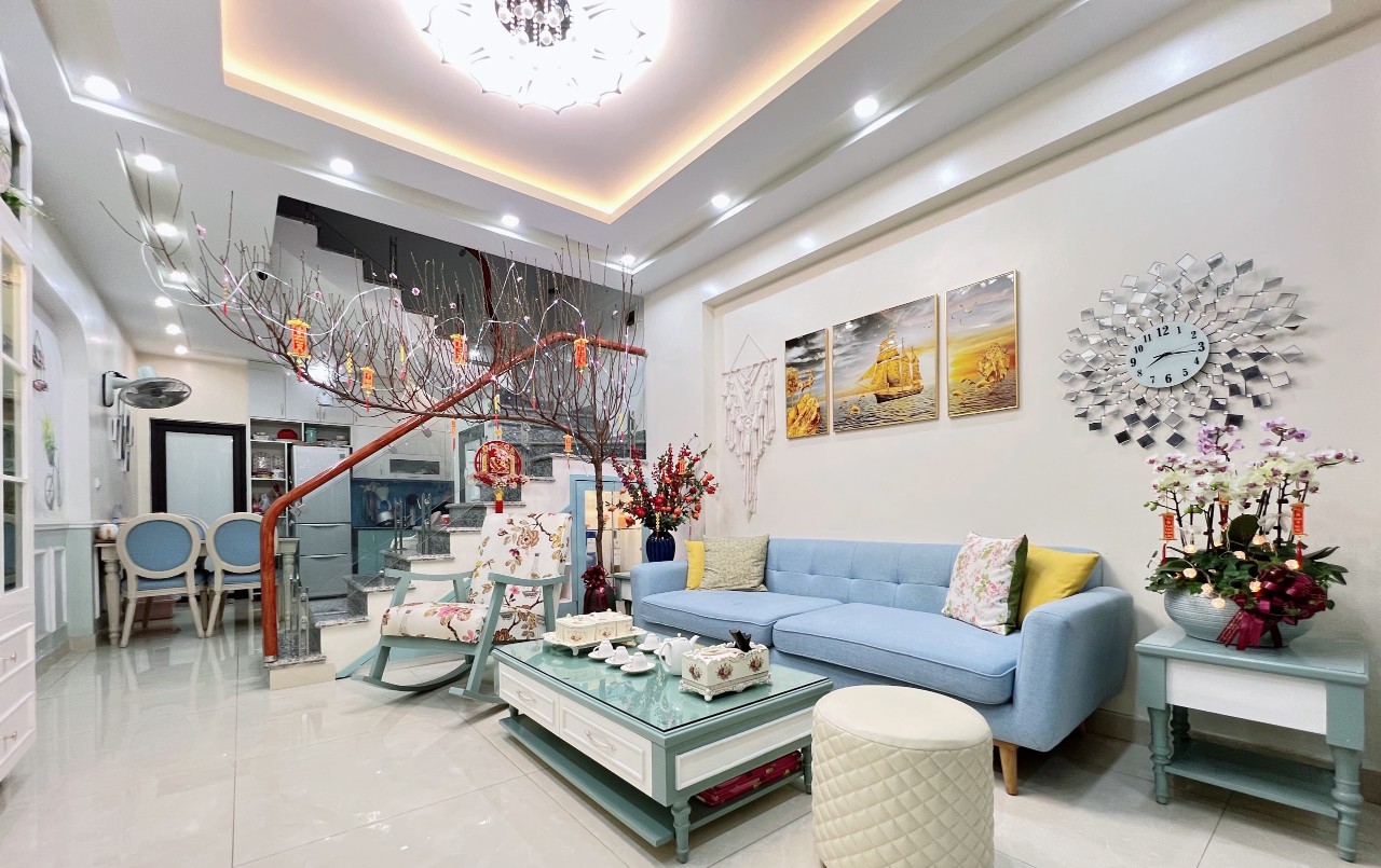 Bán nhà phố Trại Lẻ, 41m 3 tầng, full nội thất cực đẹp, ngõ cực nông, GIÁ 2.45 tỉ