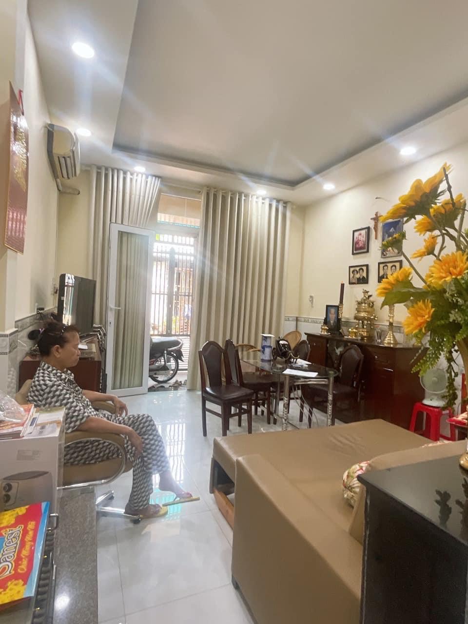 GÒ DẦU TÂN PHÚ - NGỘP NGÂN HÀNG BÁN GẤP NHÀ HẺM XE TẢI 50M2 - 2 TẦNG - 5 TỶ