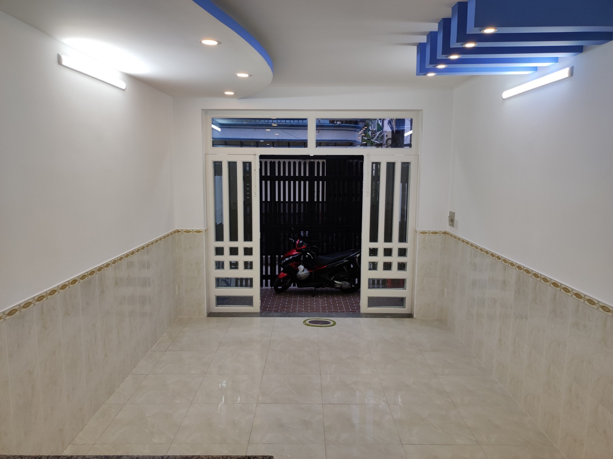 Hẻm xe hơi Lê Trọng Tấn, 7.5 tỷ, dt 4x23, 92m², 2L, 4PN, nhà đẹp ở ngay.