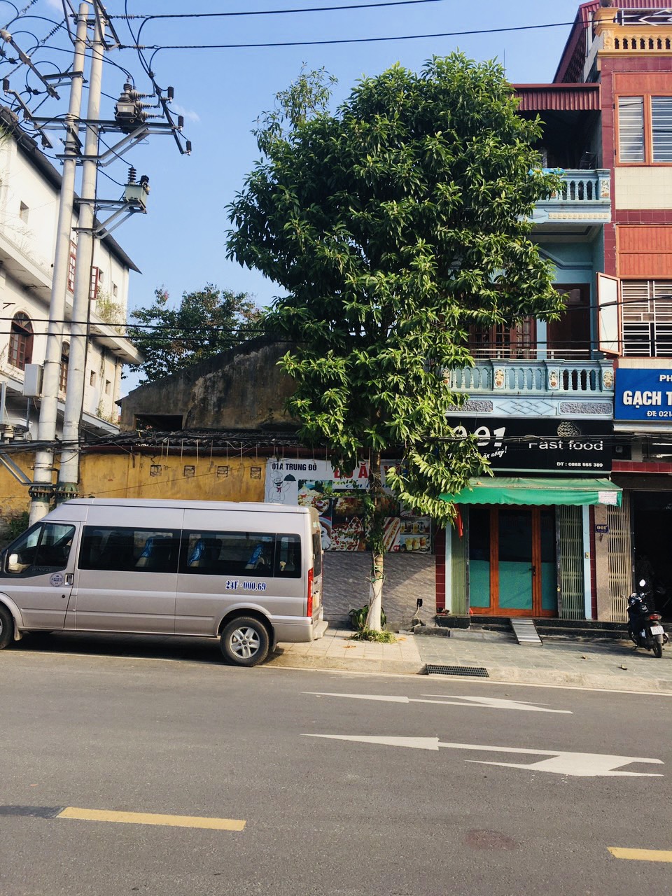 CHÍNH CHỦ cần Bán Nhà 3 tầng tại đường Trung Đô, Kim Tân, Lào Cai