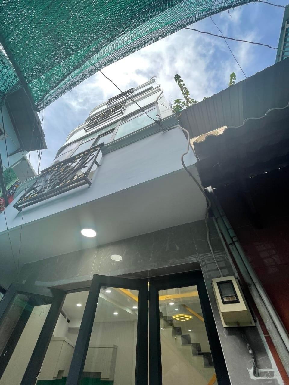 BÁN NHÀ MỚI Ở NGAY - MỘT SẸC TỚI NHÀ- 4 TẦNG BTCT - 3PN - KHÔNG LỘ GIỚI- P TÂN HƯNG - QUẬN 7 - HƠN 3 TỶ XÍU