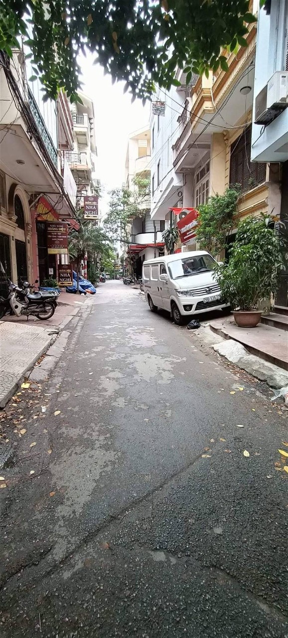 HOÀNG CẦU ĐỐNG ĐA PHÂN LÔ - VIP - NGAY SAU LƯNG DÃY NHÀ MẶT PHỐ - THÔNG TỨ TUNG - MỘT BƯỚC TỚI HỒ HOÀNG CẦU.