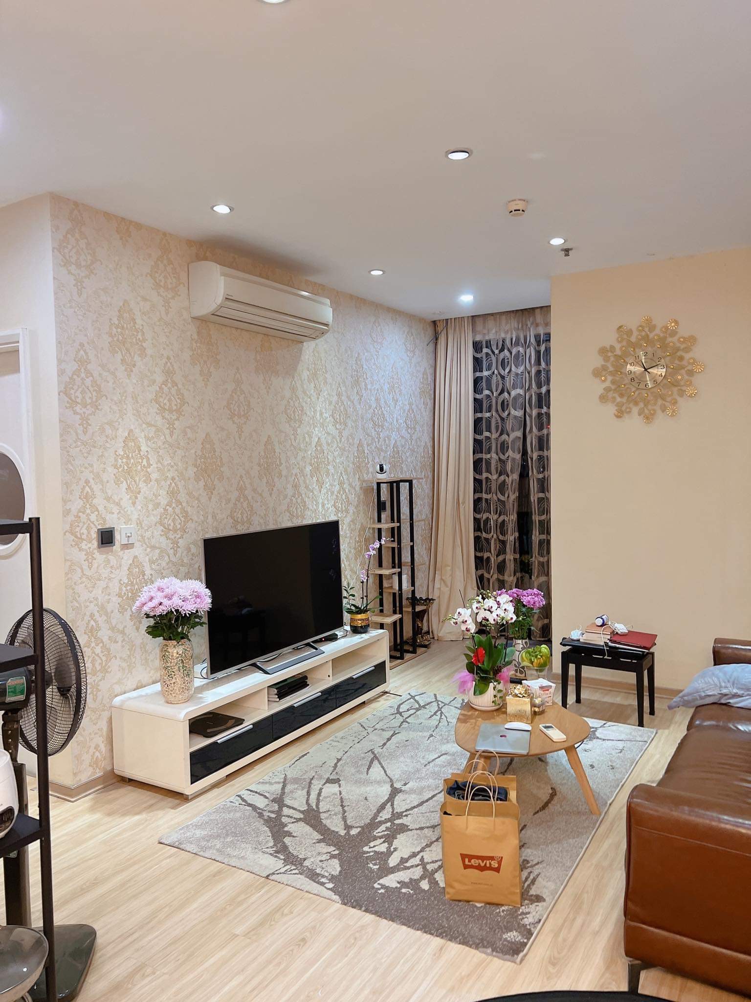 Cần bán căn R2 Royal City tầng trung