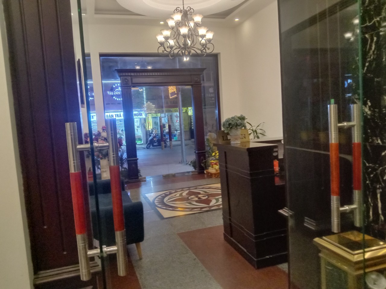 Bán khách sạn Phố Vọng 145m 7 tầng thang máy Mặt tiền 7m giá chỉ 37.5 tỷ