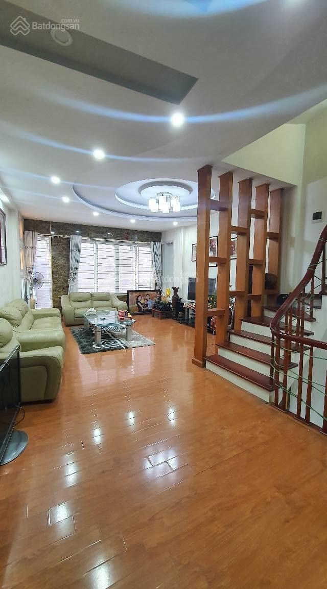 NHÀ ĐẸP TT CẦU GIẤY NGÕ Ô TÔ TRÁNH, Ô TÔ VÀO NHÀ, VỊ TRÍ ĐẸP , PHÂN LÔ, NỞ HẬU ,60M2 - mt5,8m - 5 TẦNG - 11,2 TỶ