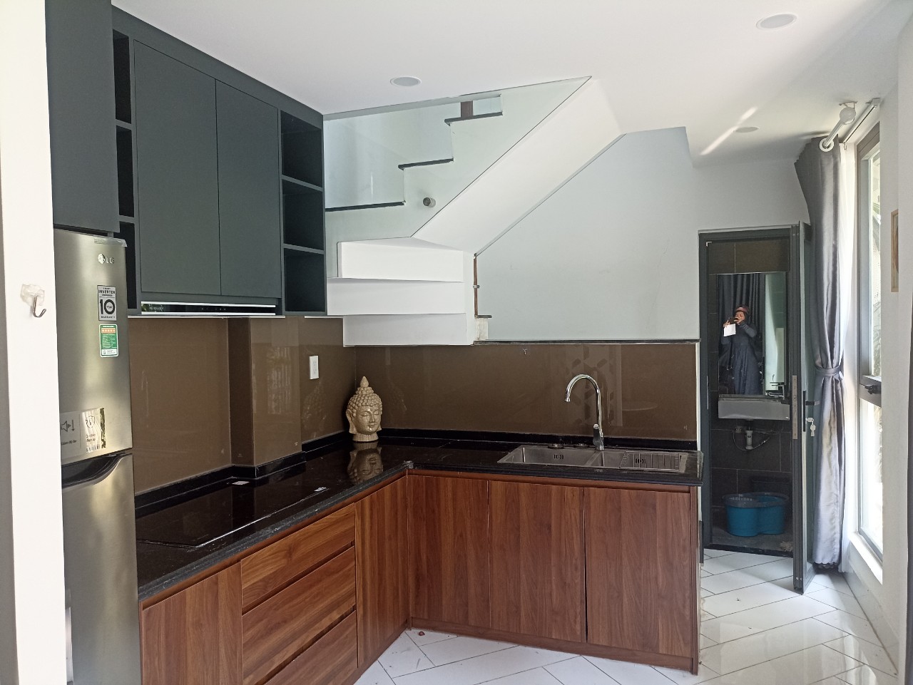 Bán gấp nhà hẻm thông, 24.3m2, đường Ông Ích Khiêm, P14, Quận 11