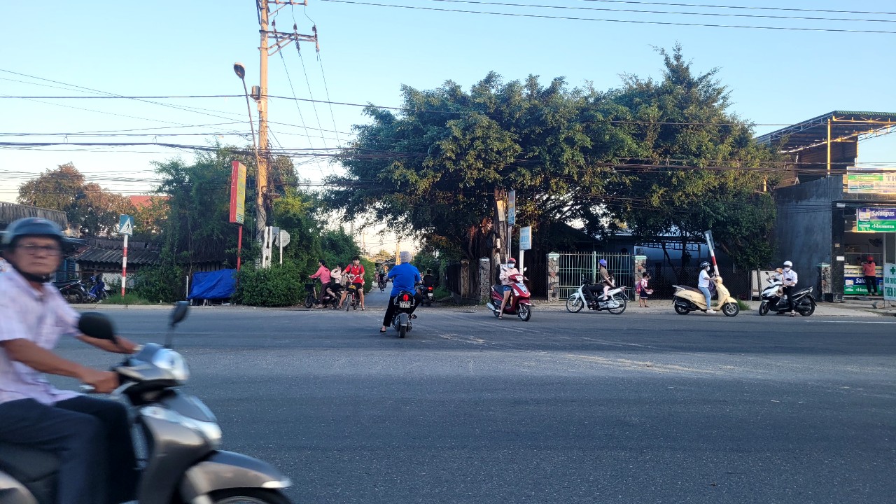 Bán đất tặng nhà cách bãi tắm biển 60m ở p.Cam Phúc Nam