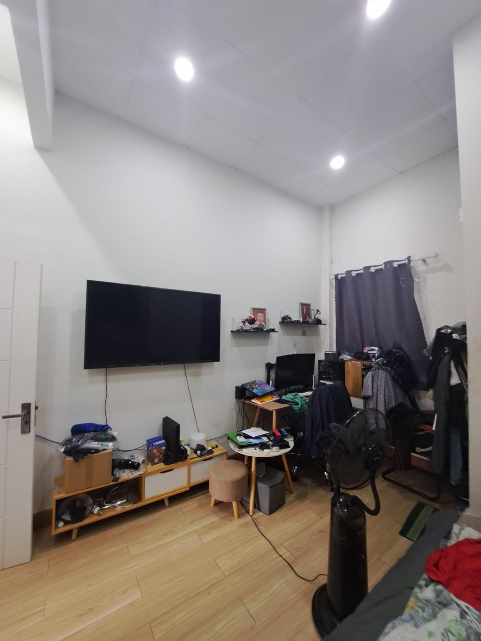 Chủ Cần Bán Gấp Nhà Giá Chỉ 4 TỶ 300 TR. NHÀ 3 TẦNG- NỞ HẬU TÀI LỘC-Hẻm Xe Hơi QUAY ĐẦU- Lê Văn Lương - F.TÂN HƯNG-