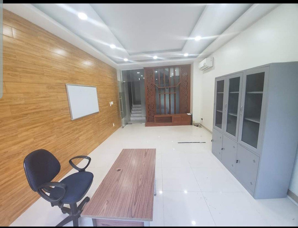 Bán nhà 1 trệt 3 lầu mặt tiền Cao Đức Lân quận 2,Sổ hồng,thổ cư,giá đầu tư