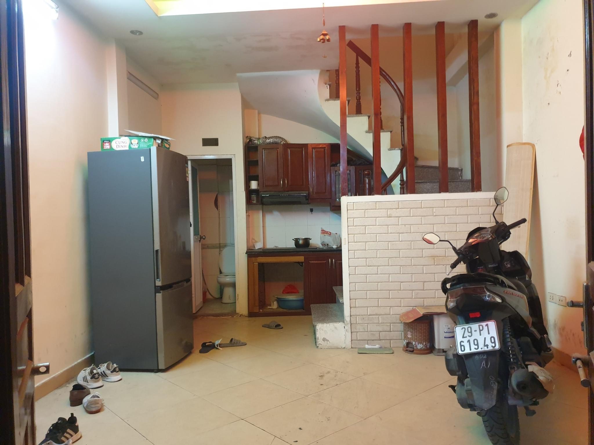 GẦN PHỐ - CẦN BÁN GẤP - NGAY NGÃ TƯ CẦU VƯỢT MAI DỊCH