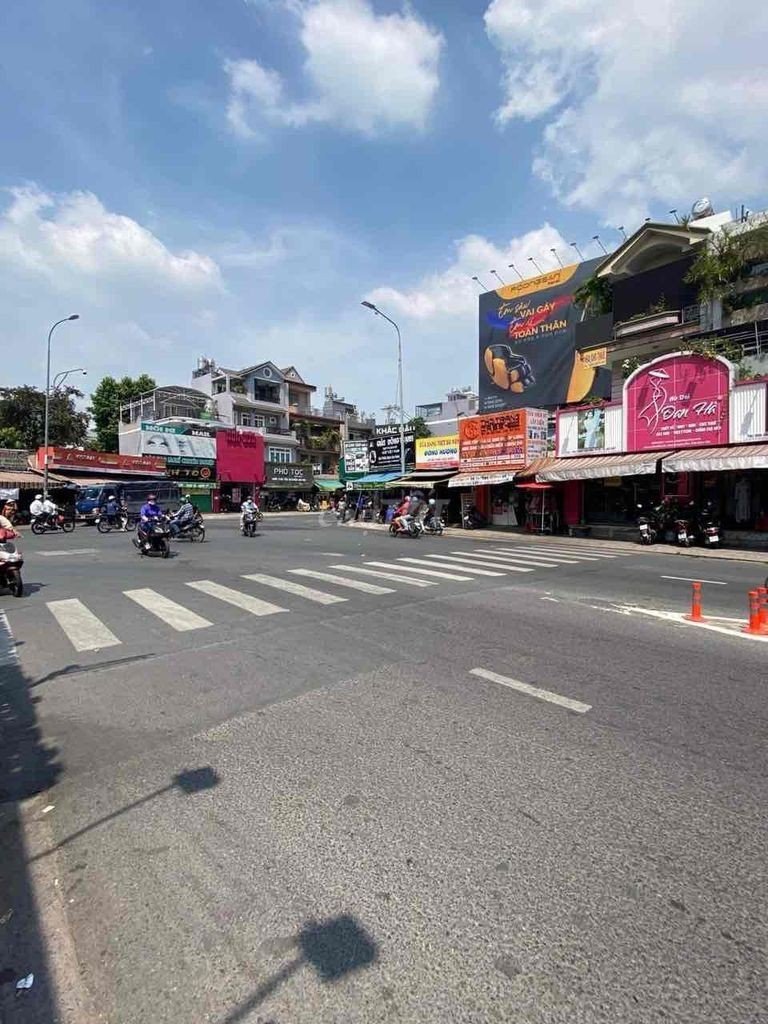 Cho thuê nhà MTKD Phan Văn Trị 72m2 - 3 Tầng Đối diện CityLands