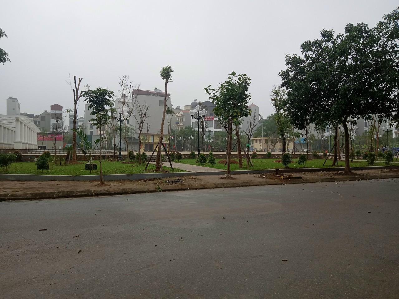 Bán lô đất 50m2 khu dịch vụ Đồng Đế - La Nội - Dương Nội, gần vườn hoa, không lỗi, giá 5.4 tỷ