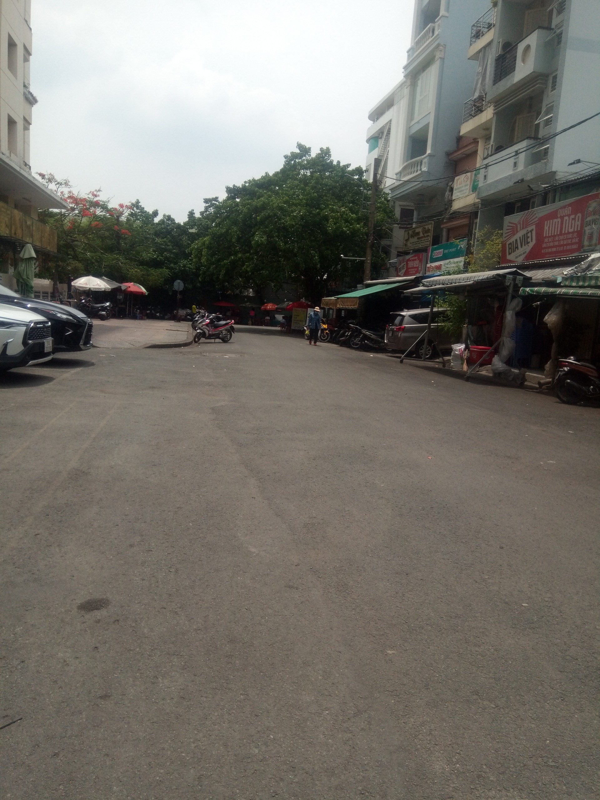 Nhà MT hẻm lớn Sư Vạn Hạnh, P.3, Quận 10. Vị trí cực đẹp.. Giá 6.9 tỷ