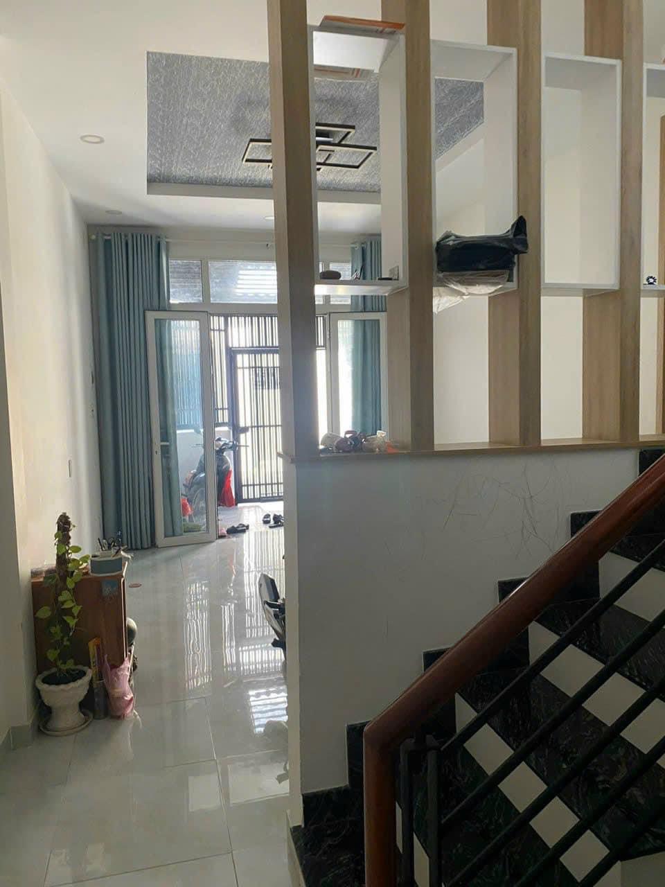 BÁN NHÀ HXH 6M SAT MT TRẦN XUÂN SOẠN Q7. CHỈ 6.5 TỶ. 3 TẦNG MỚI VÀO Ở LUÔN