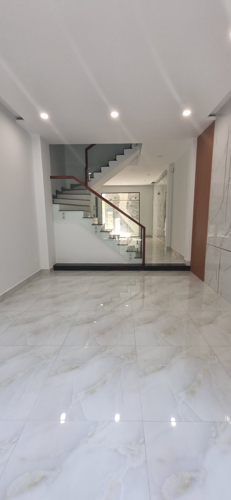 Bán nhà Lê Văn Sỹ, HXH, 4x15.5m 4 Tầng 5PN, mới ở ngay tiện mở VP, 13 Tỷ TL