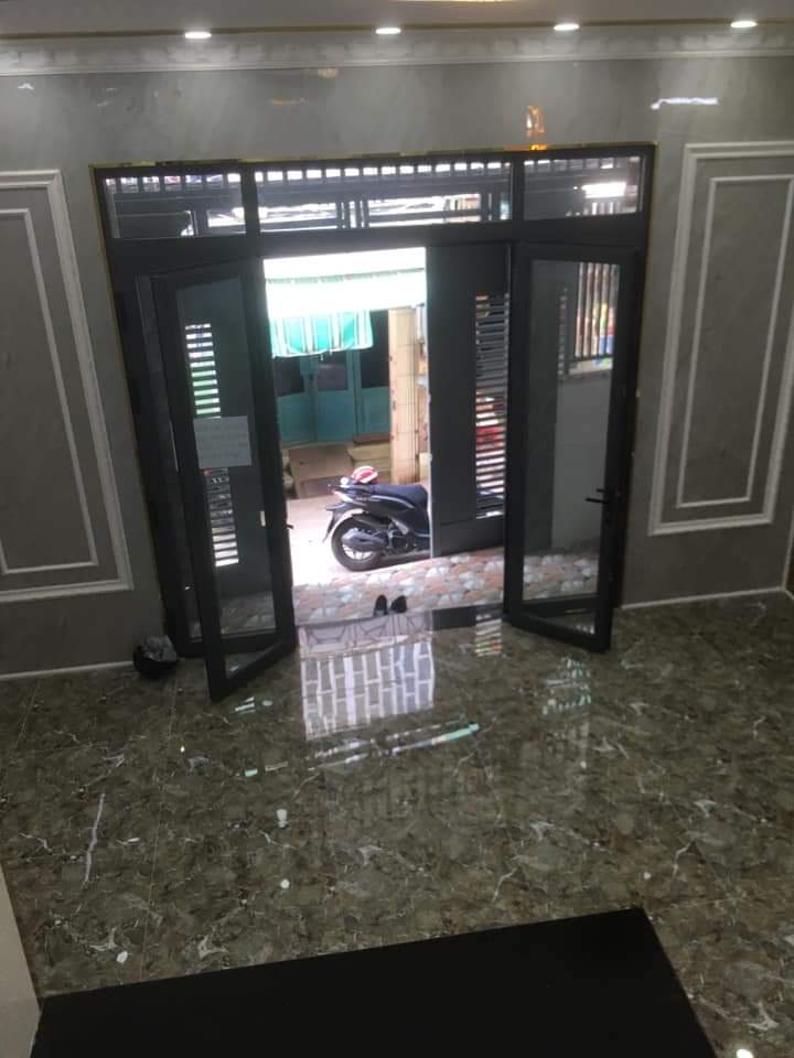 Kẹt Tiền Gấp Cần Bán Nhà 3 Tầng BTCT. 5PN. BÁN GẤP, Lý Phục Man Quận 7 Giá 4 tỷ Nhỉnh