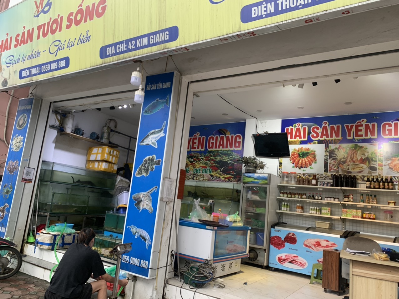 NHÀ EM CẦN SANG NHƯỢNG CỬA HÀNG HẢI SẢN SỐ 42 KIM GIANG MẶT TIỀN ĐƯỜNG CHÍNH, NGUYÊN CĂN 04 TẦNG