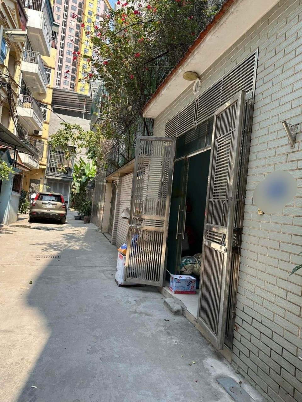 Cho thuê nhà ngõ 175 Định công 75m2 x 4 tầng, Ô TÔ ĐỖ cửa, 12 triệu/tháng