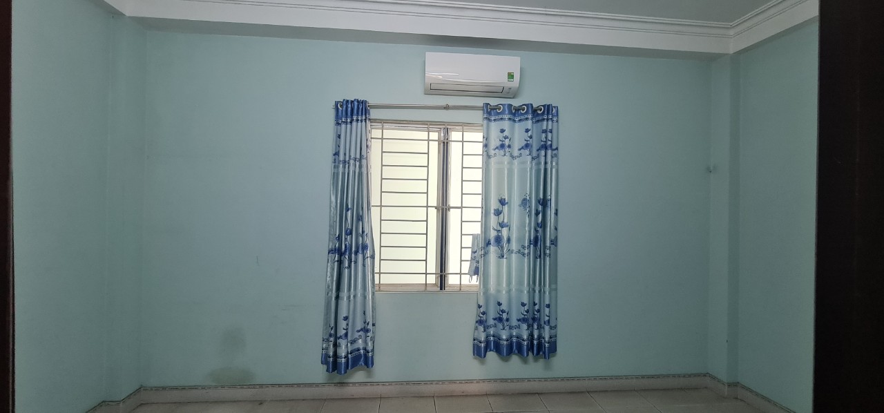 Cho thuê nhà ngõ 18 Định Công Thượng 50m2 x 4 tầng, 5 ngủ, 12 triệu/tháng