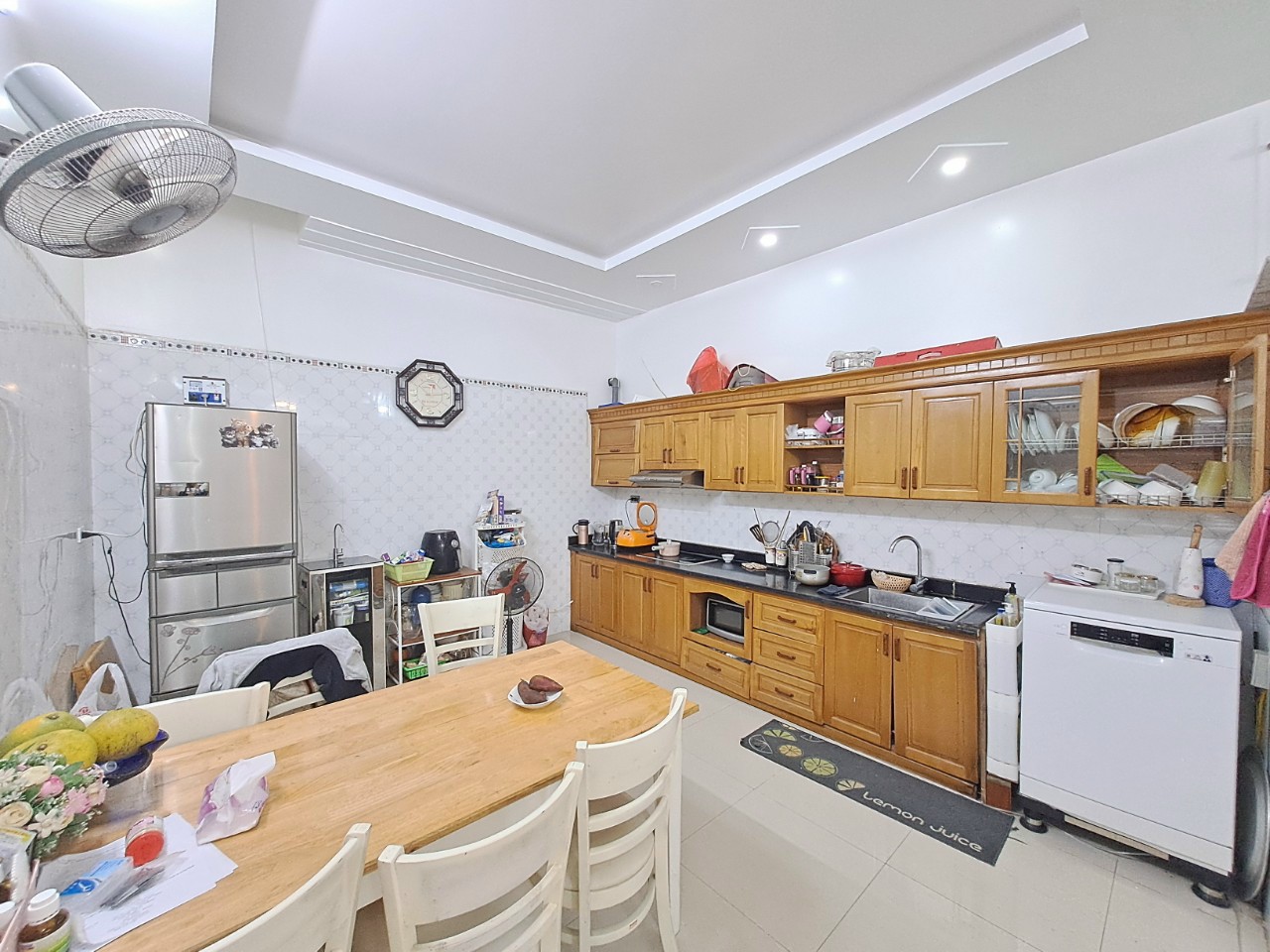 Bán nhà phố Thư Trung - Văn Cao, 48m 3 tầng , nhà lô góc, GIÁ 2.5 tỉ cực đẹp