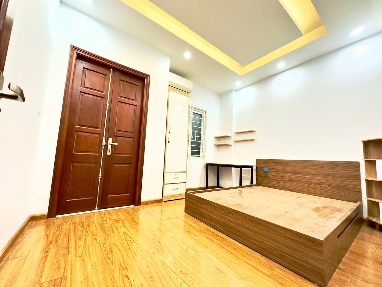 Bán nhà ngõ 105 Láng Hạ-Đống Đa 42mx5 tầng -5Pn-Ngõ thông-gần ô tô-giao dịch ngay