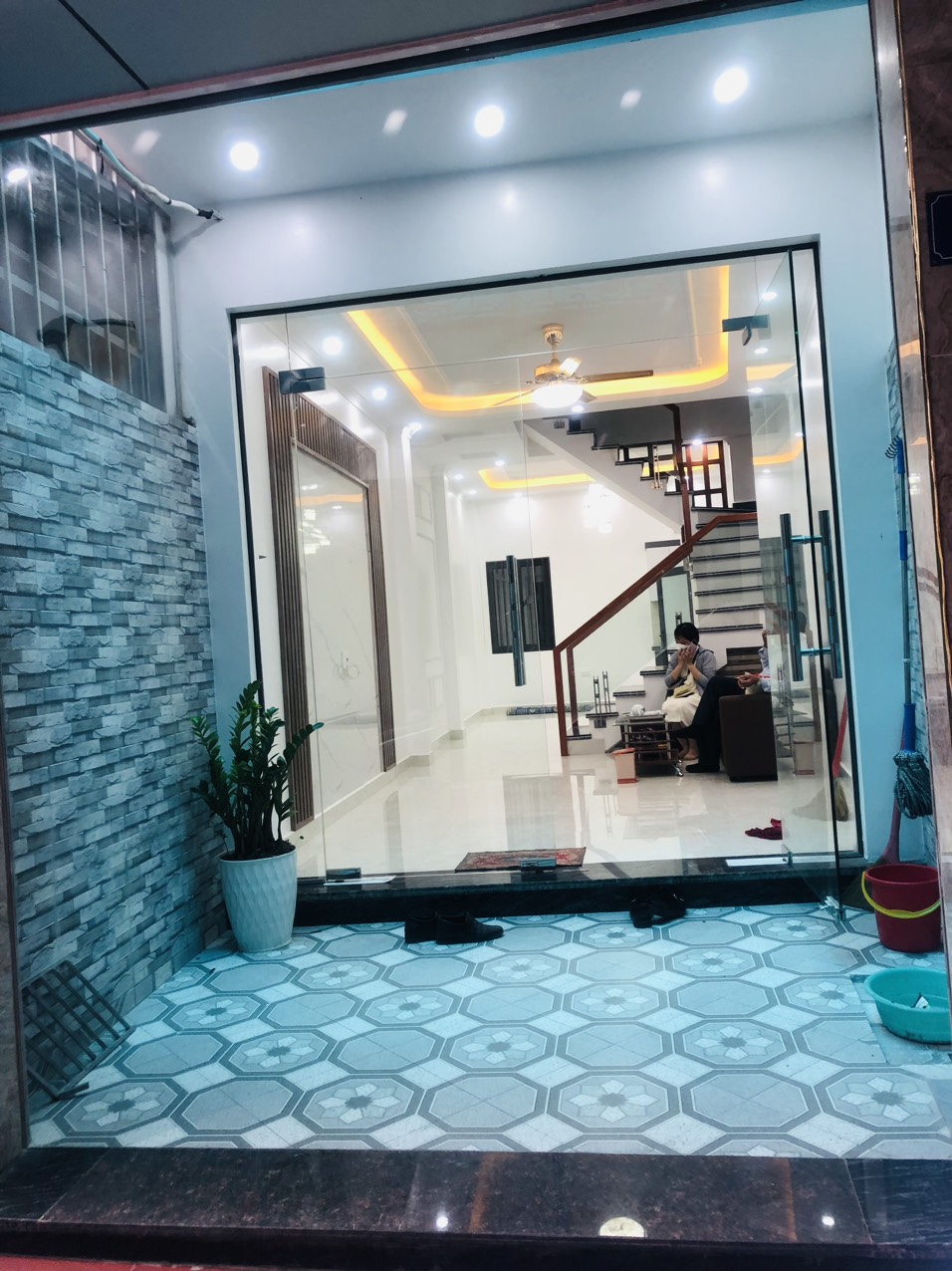 Bán nhà xây mới độc lập sân cổng ngõ 213 Thiên Lôi, diện tích 41m 4 tầng, GIÁ 2.95 tỉ