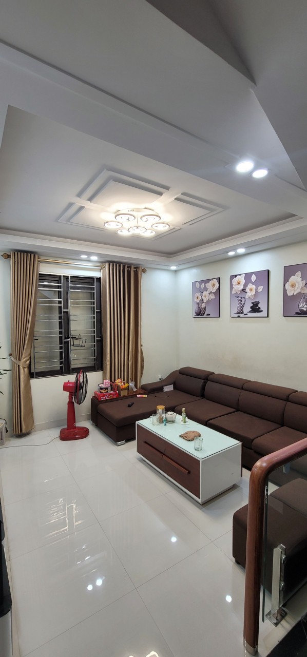 Bán nhà mặt ngõ to Trại Lẻ, ô.tô đỗ cửa, diện tích 46m 4 tầng, GIÁ 2.75 tỉ cực đẹp