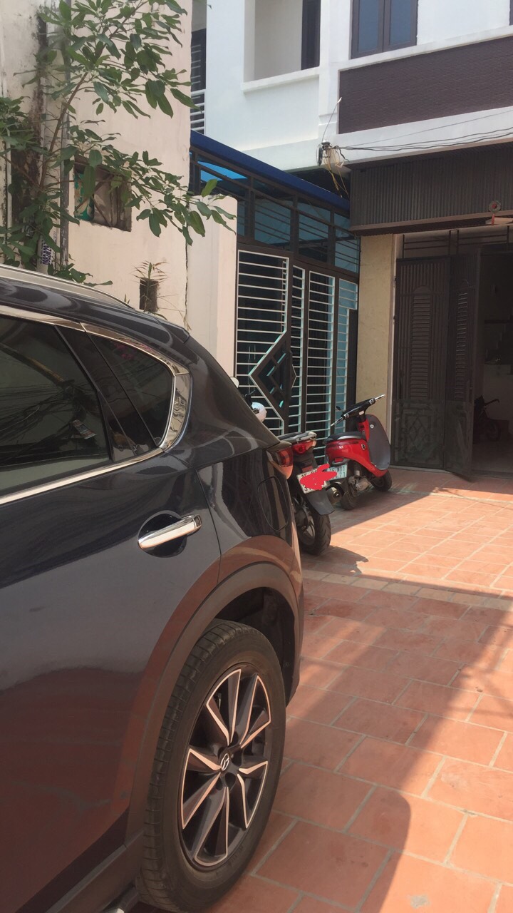 Bán nhà phố Thiên Lôi, diện tích 46m 3.5 tầng, ngõ ô.tô tận cửa, GIÁ 3.25 tỉ, sân cổng riêng