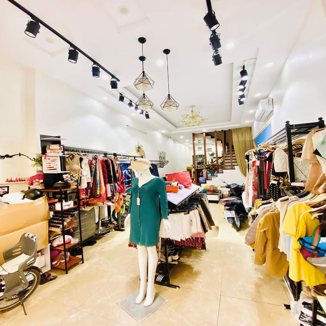 CẦU GIẤY - KINH DOANH - Ô TÔ QUA NHÀ - 4 TẦNG Ở NGAY - NỞ HẬU - NGÕ THÔNG. 52m2 4 tầng, MT 4,0m.