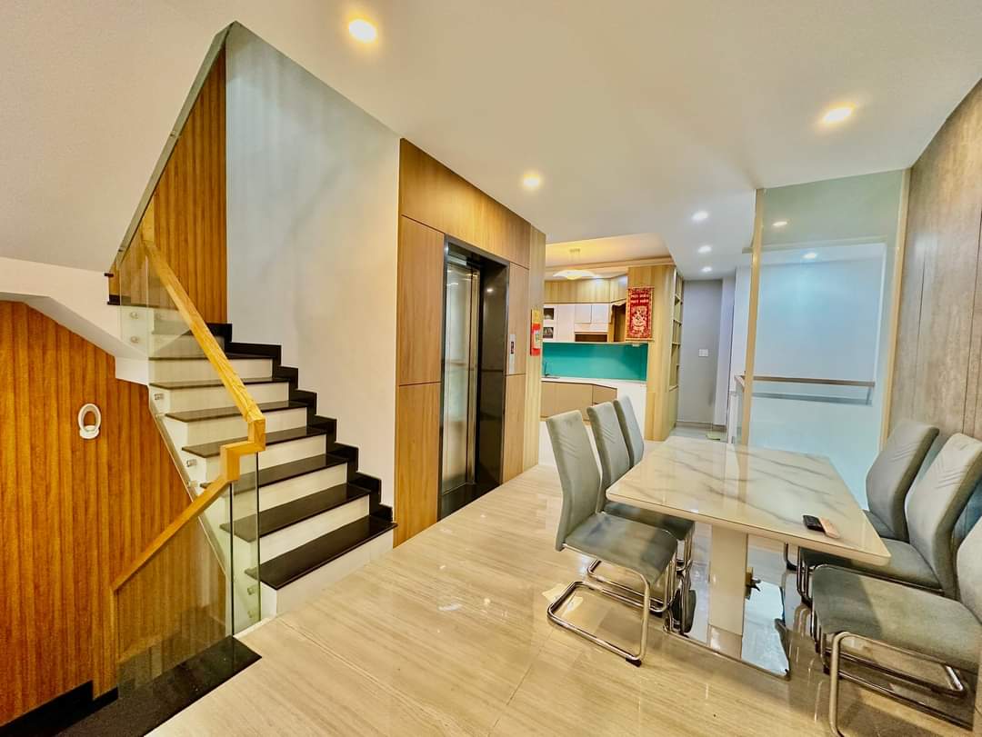 Bán Nhà Mặt Tiền - Sát Huỳnh Văn Bánh - Phú Nhuận-80m2 - 6 Tầng - Thang máy