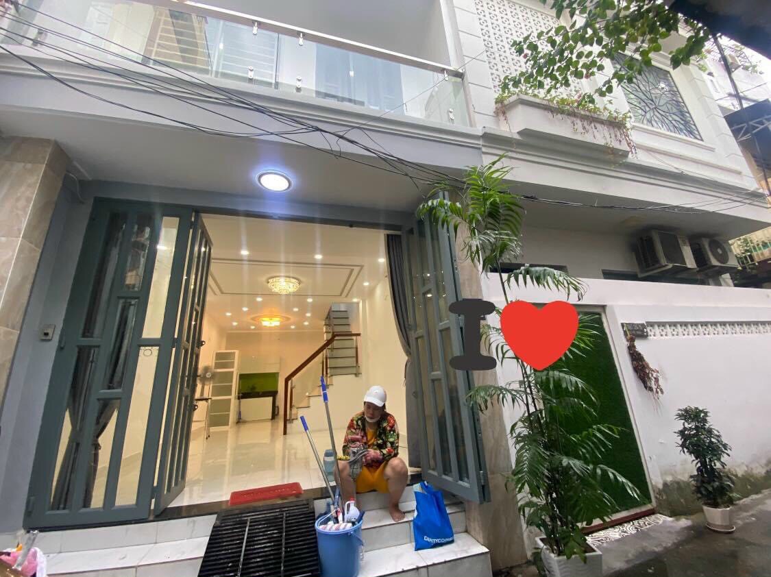 nhà ngay chợ BÀ CHIỂU P2 BÌNH THẠNH Gần 50m 2 tang ,xe hơi đỗ sát nhà 4.98 tỷ