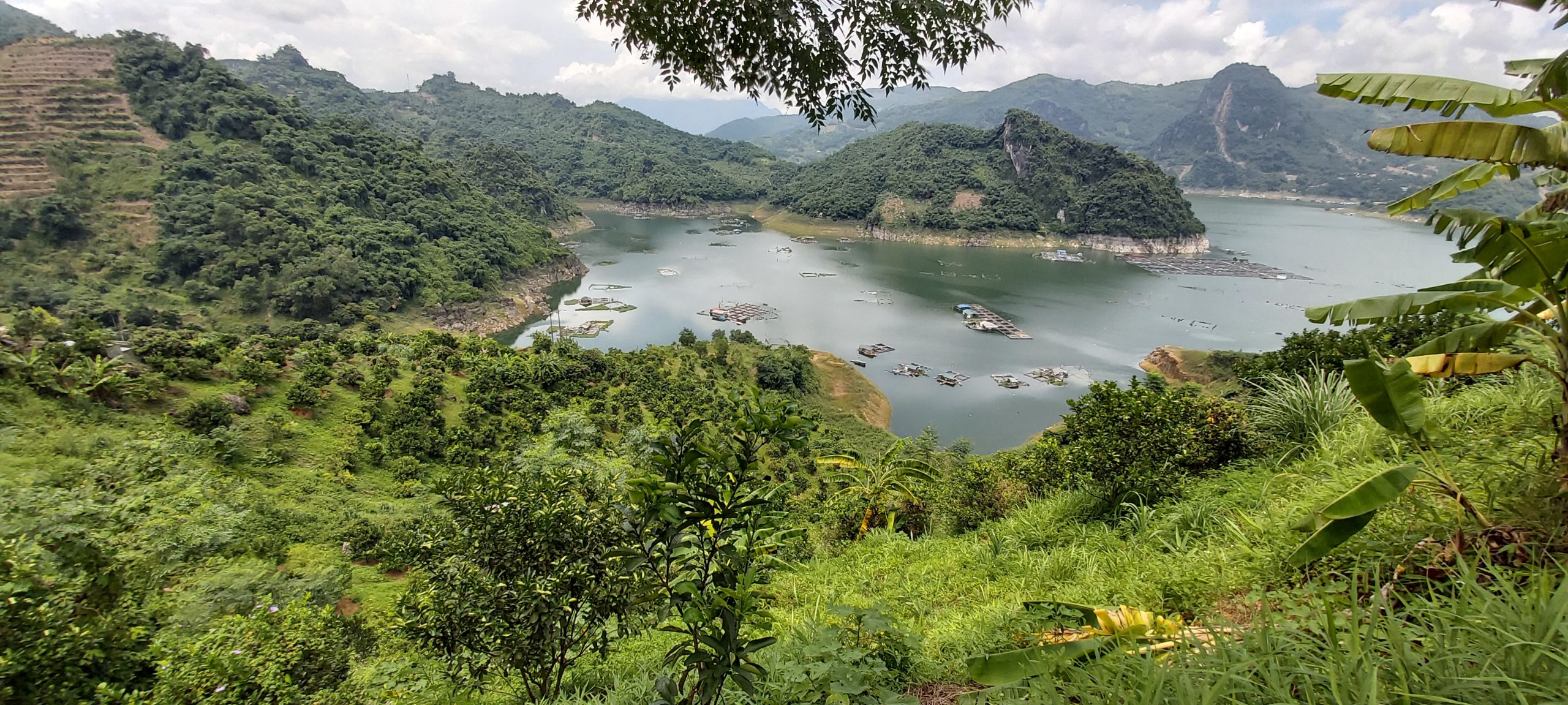 CẦN BÁN 3200m BÁM HỒ THỦY ĐIỆN SÔNG ĐÀ