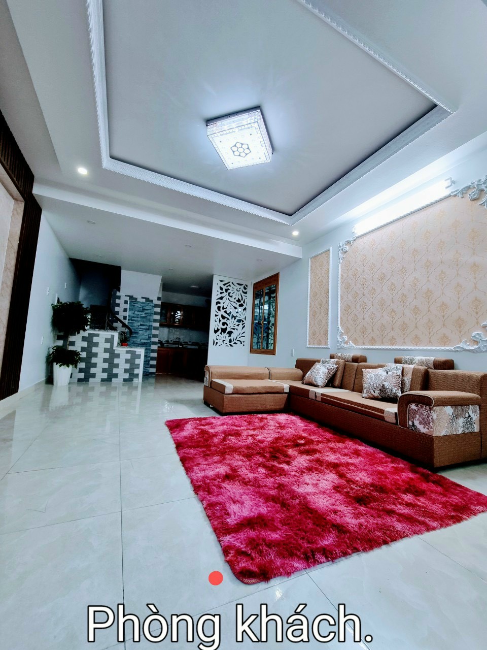 Bán nhà ngõ 96 Chợ Hàng thông Hồ Sen, diện tích 43m 3.5 tầng GIÁ 2.65 tỉ ngõ nông