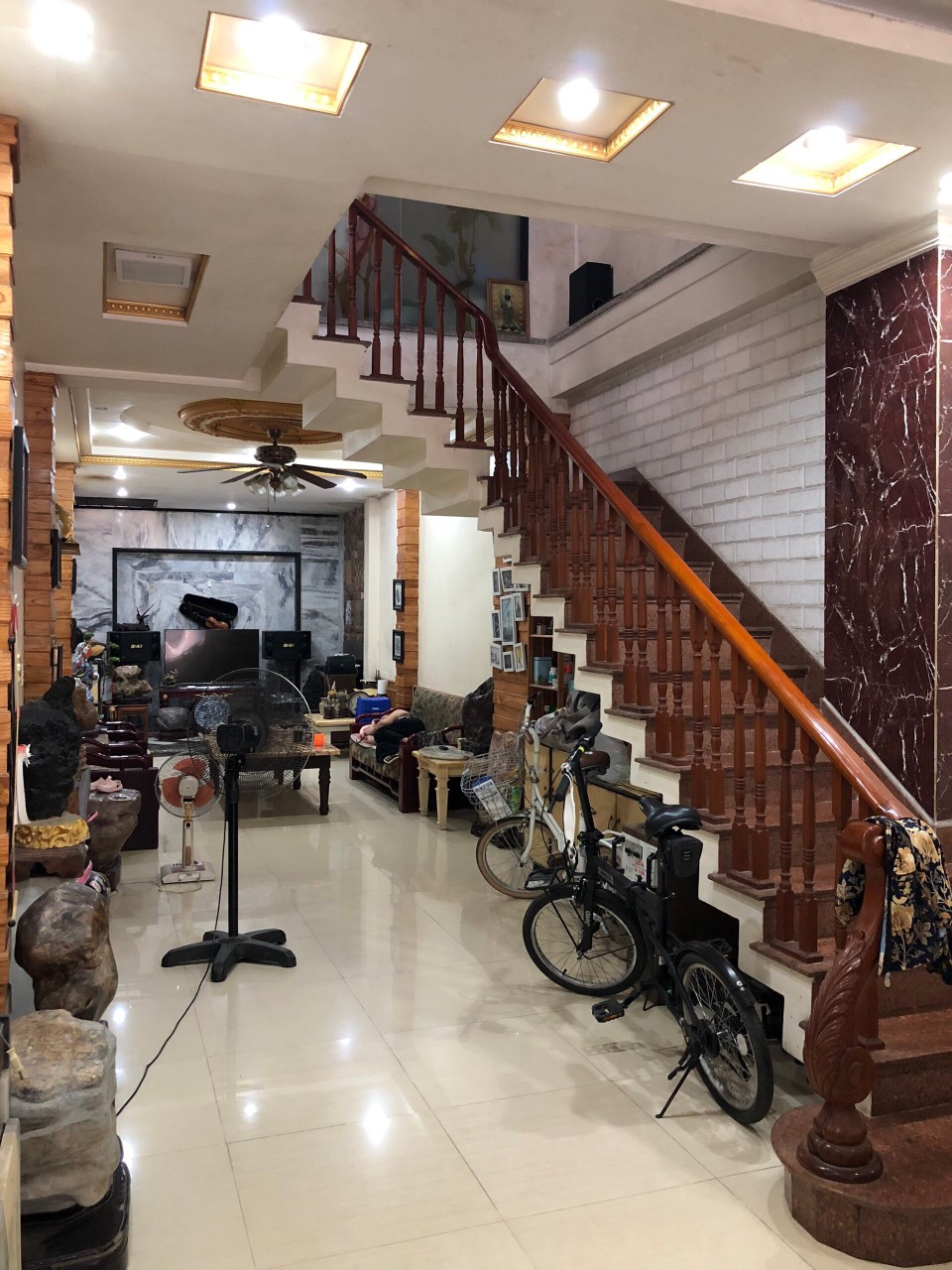 Bán nhà mặt ngõ to Đình Đông, diện tích 66m 4 tầng, GIÁ 3.8 tỉ kinh doanh tốt