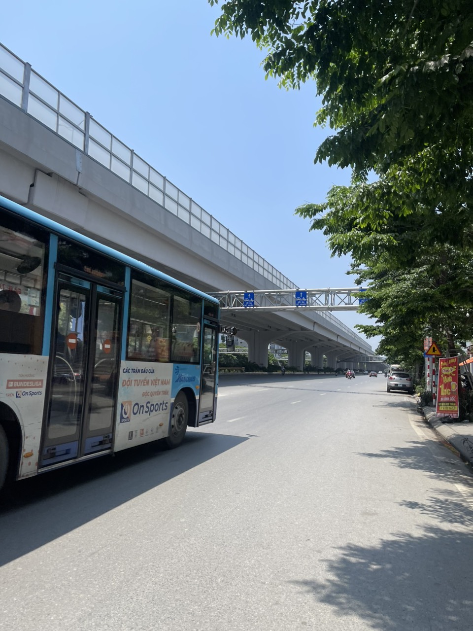 BÁN NHÀ PHẠM VĂN ĐỒNG. 32m2, 5 tầng, 3 ngủ, 3.7 tỷ. NGÕ THẲNG 2.5m