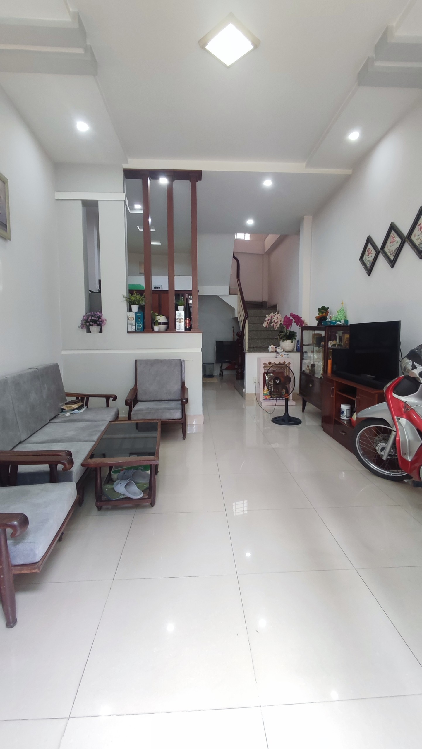 Cần tiền bán gấp nhà HXH Đường 3/2, P.2, Quận 11