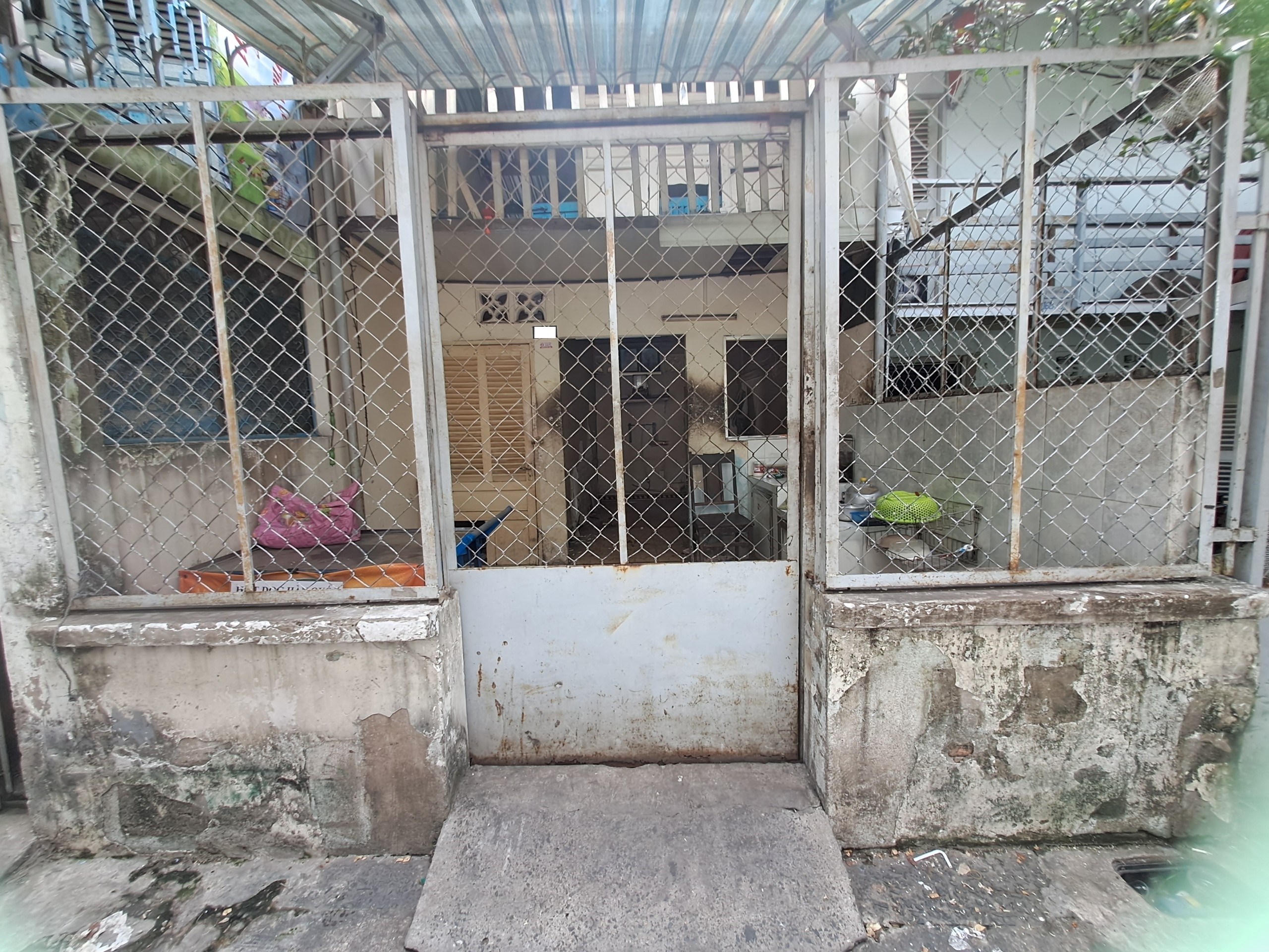 Nhà nát đầu tư gần Trần Hưng Đạo, Quận 1, 58m2, chỉ 5 tỷ nhỉnh