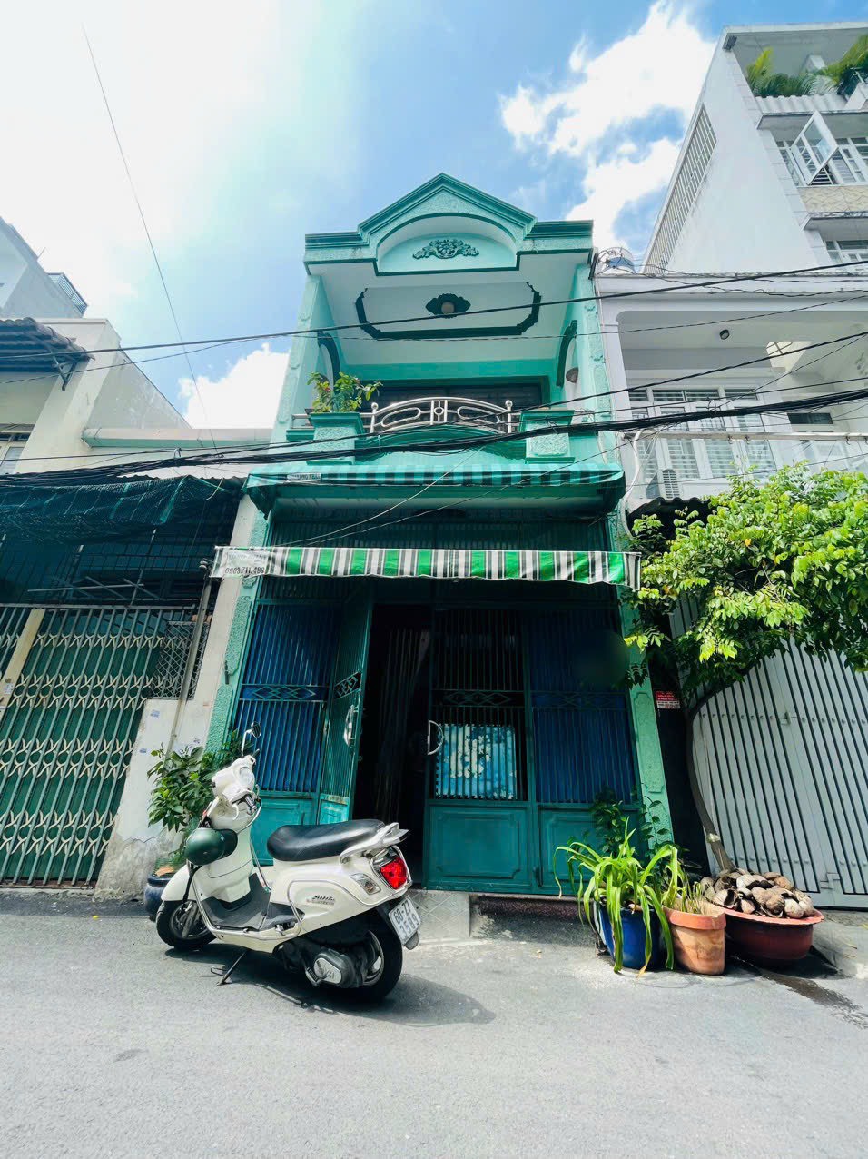 Chính chủ cần bán căn nhà Lê Văn Thọ P9 hẻm xh thông vị trí đẹp-- Diện tích : Ngang 4.05m dài 13m sổ đẹp-- Hiện trạng